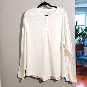 Amazon Essentials Unisex white long sleeve shirt, Size XL